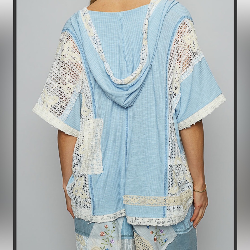 P4458– (🚨LAST ONE) POL floral lace, patchwork, waffle knit TOP ONLY. - Picture 2 of 2
